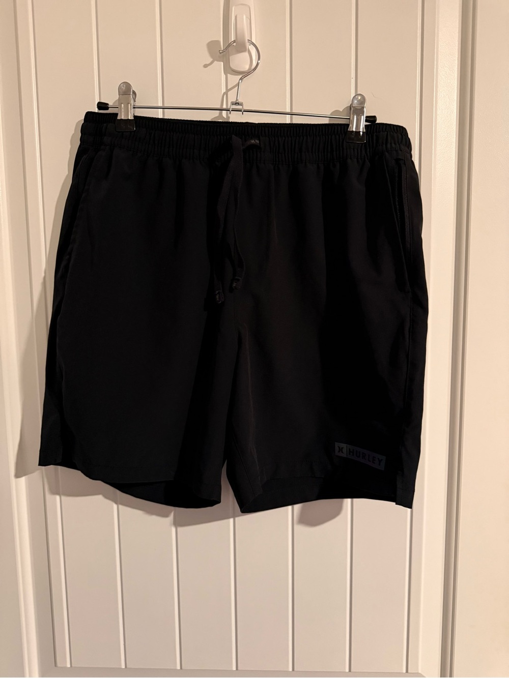 Hurley Black Performance Shorts – Men’s Medium